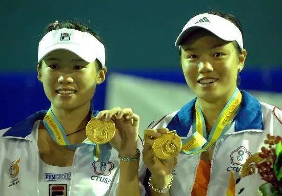 斯里兰卡选手喜摘桂冠,实现壮举 斯里兰卡选手喜摘桂冠,实现壮举