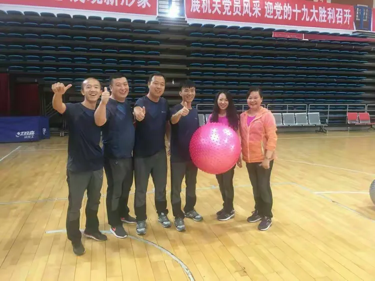 波兰运动员一路领先,斩获佳绩 波兰运动员一路领先,斩获佳绩