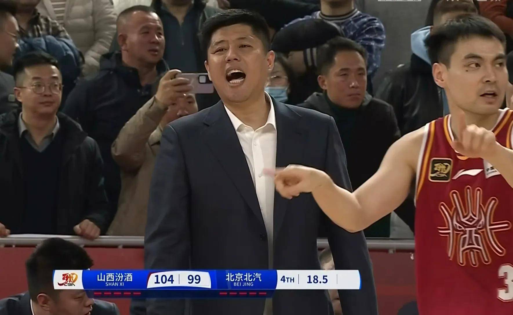 猛龙队队内外援拉开差距实现连胜 猛龙队队内外援拉开差距实现连胜