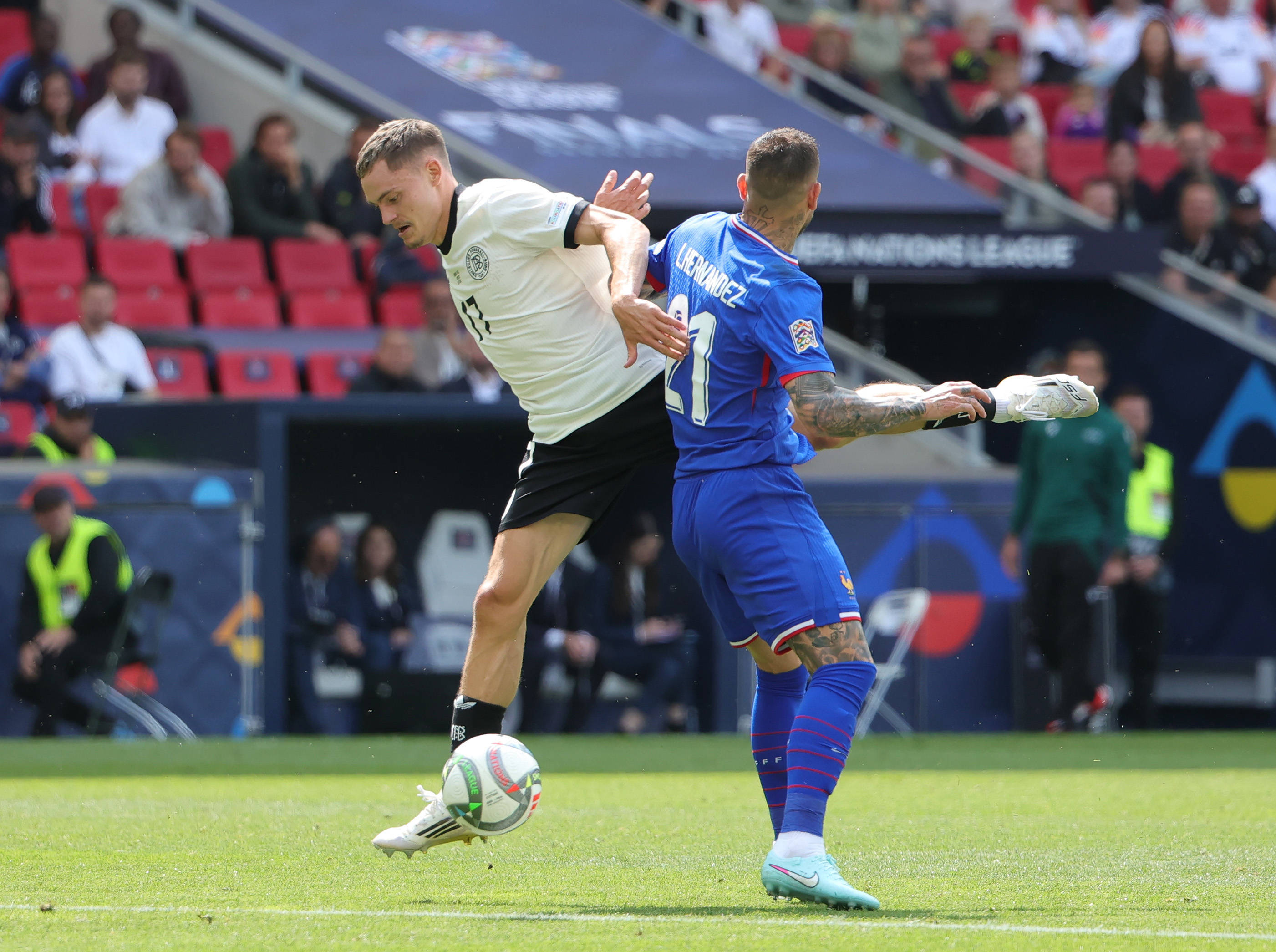 德国足球比赛引发热议