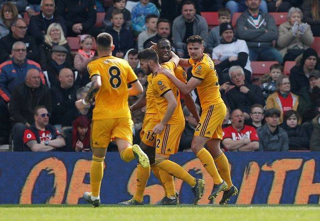 狼队后防表现不佳，需加强防守端的简单介绍