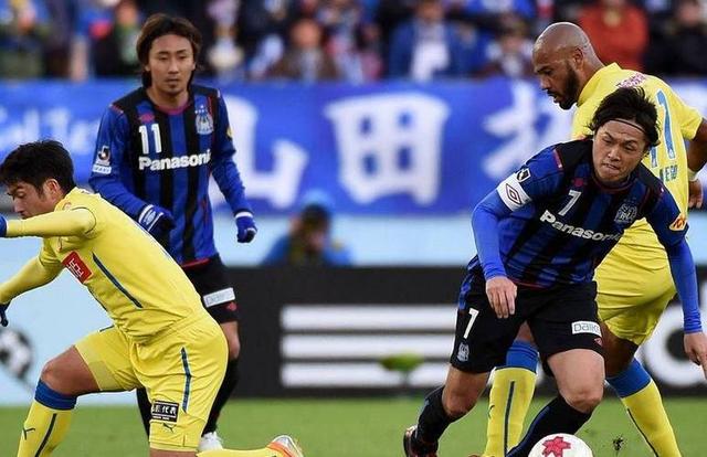 高能对决!两队在比赛中全力争夺胜利的简单介绍 高能对决!两队在比赛中全力争夺胜利的简单介绍