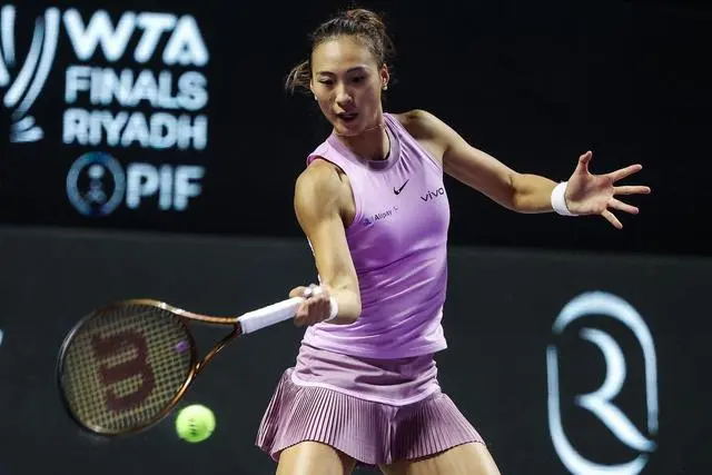 全球足球赛事盛况：女选手豪气出击斩获冠军的简单介绍