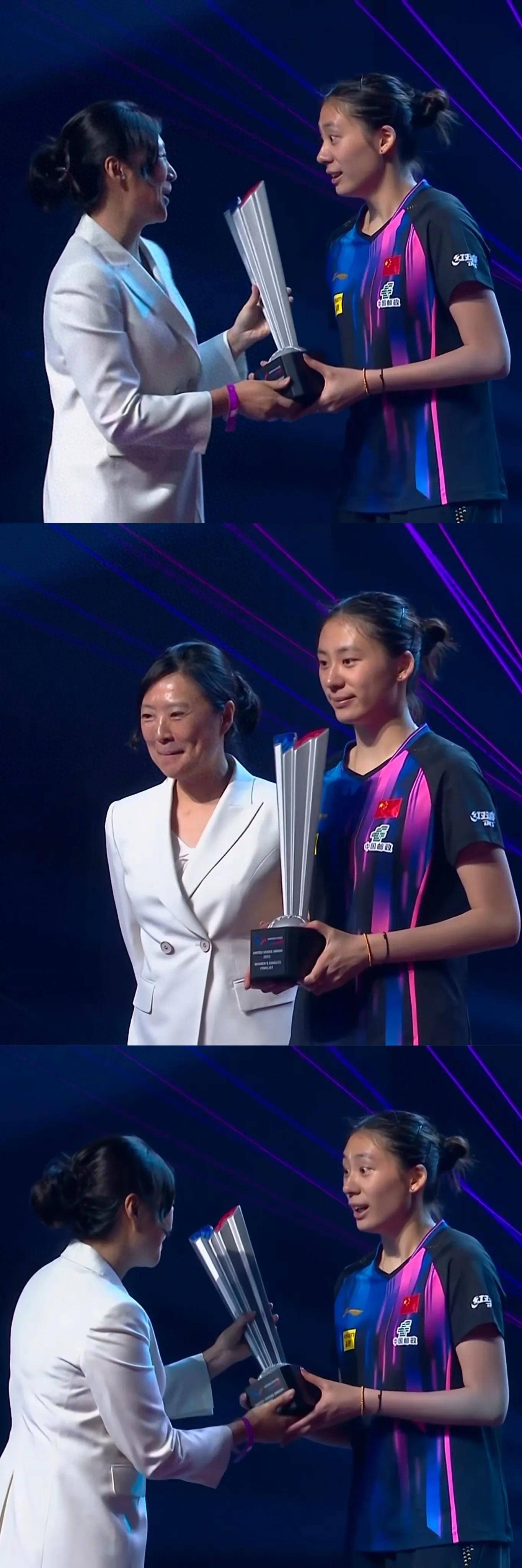 力挺选手携手击败对手，赢得掌声