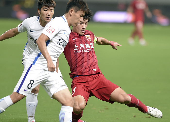 包含人和客场大胜泰达，保级形势略有好转的词条